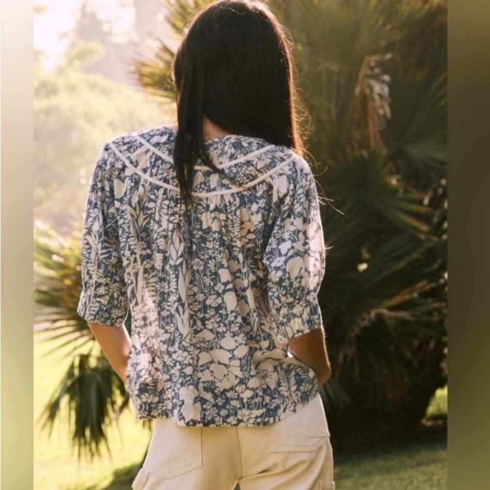 The Great. Size 2 (Medium) The Storyteller Top Green Cotton Floral Blouse